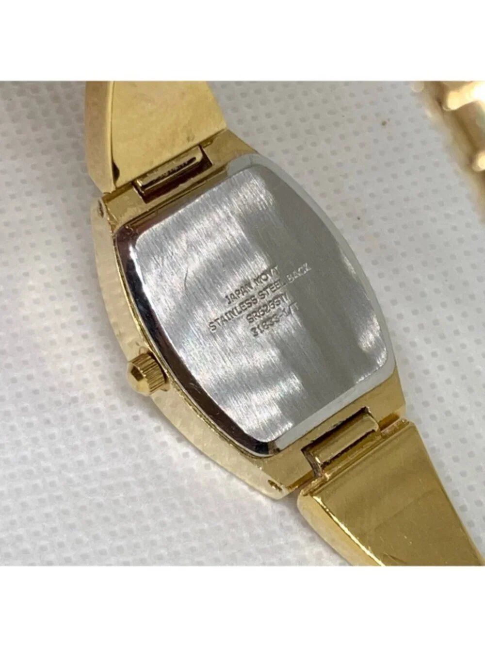 Gold tone women’s wrist watch quartz analog 18mm rhinestones running